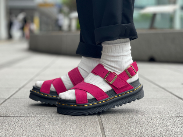 新作】AW25 サンダル VOSSⅡ FUCHSIA PINK │ドクターマーチン