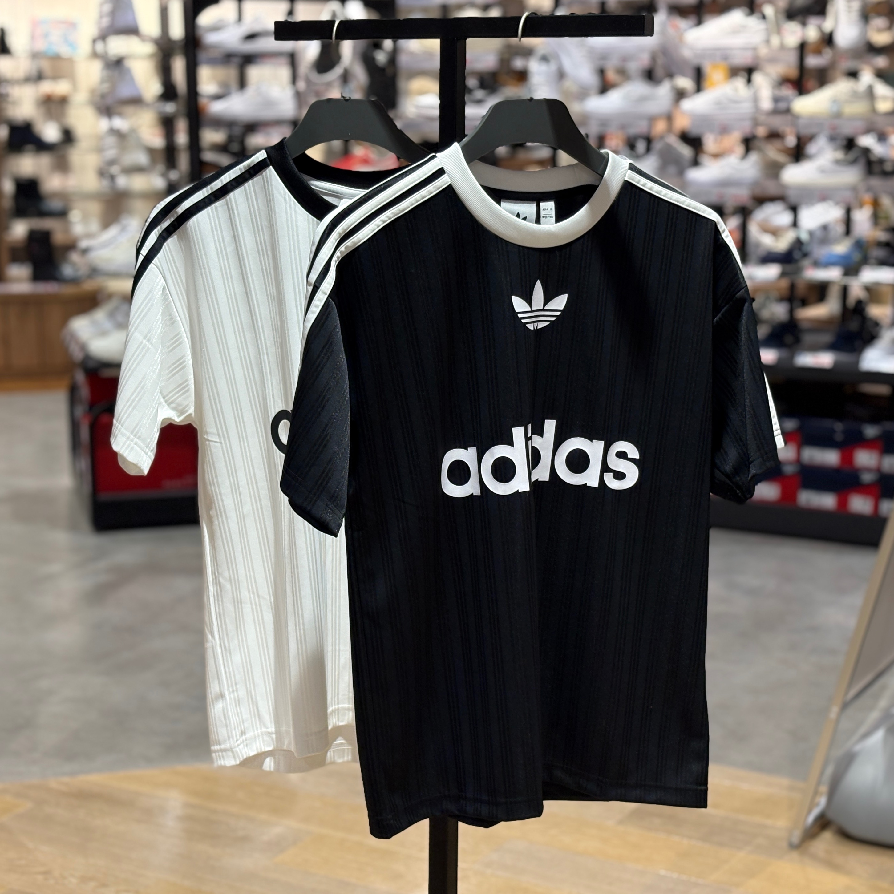 手数料安い ADIDAS】大人気ゲームシャツが今年も登場‼ スポーツ │ABCマート トップス